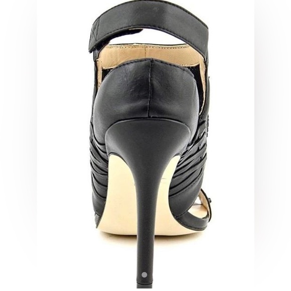 Nicole Miller Artelier Addison black heels 10 - Picture 3 of 14